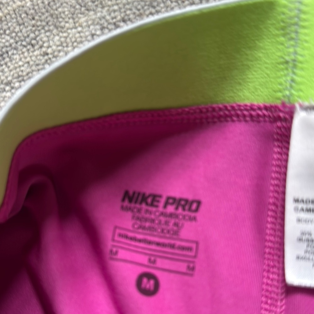 Women’s Athletic Set - S/M/L - Please look at each piece for size - Picture 3 of 9